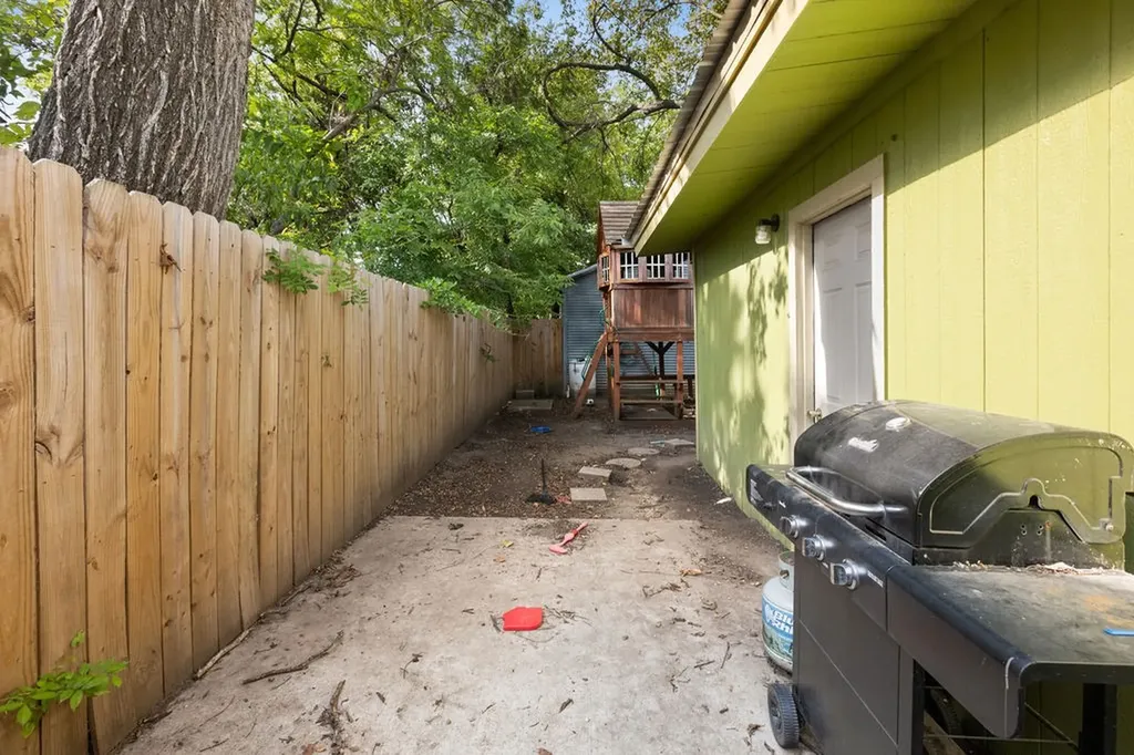 801 Oak Street Bonham TX 75418