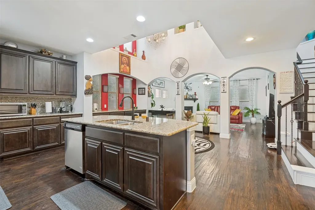 2311 Tawny Owl Road Grand Prairie TX 75052