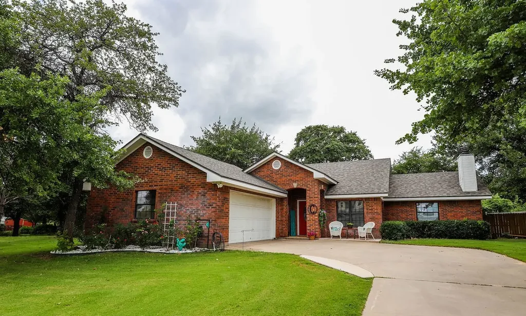 575 Hilltop Street Baird TX 79504