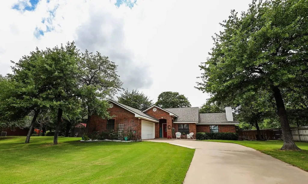 575 Hilltop Street Baird TX 79504