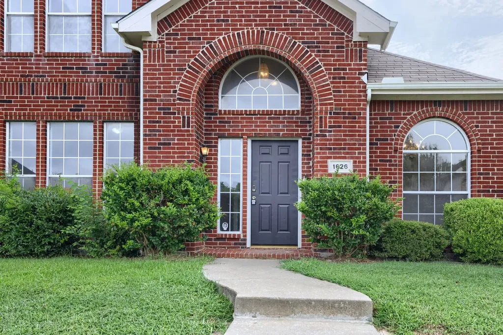 1626 Arbor Creek Drive Garland TX 75040
