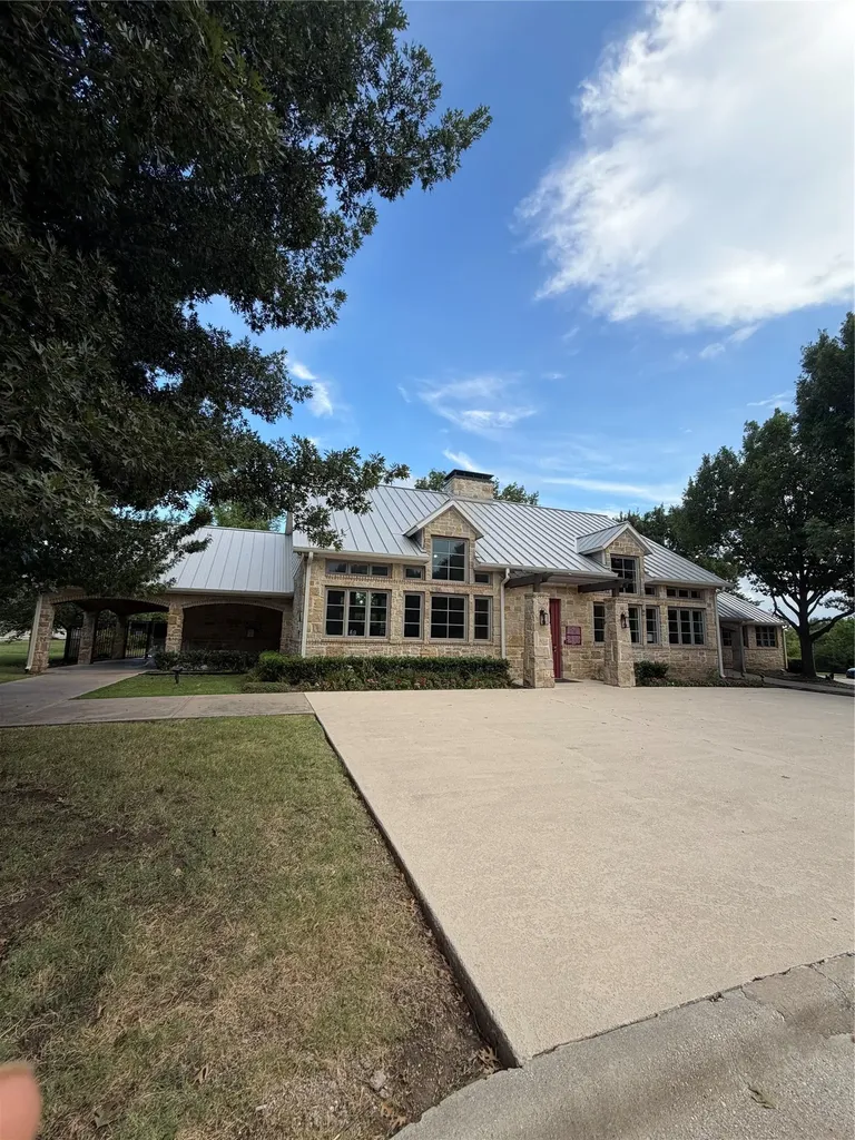 708 Creekside Drive Little Elm TX 75068