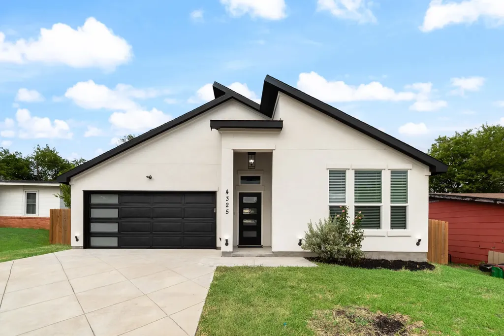 4325 Carmel Avenue Fort Worth TX 76119