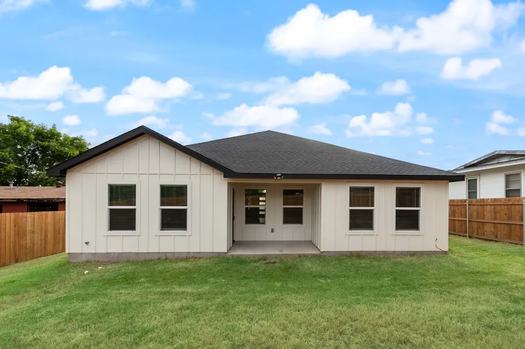4325 Carmel Avenue Fort Worth TX 76119