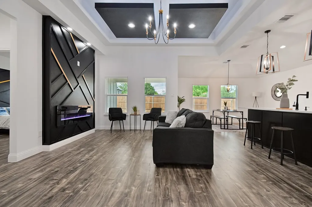 4325 Carmel Avenue Fort Worth TX 76119