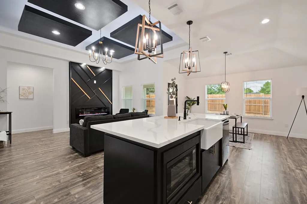 4325 Carmel Avenue Fort Worth TX 76119