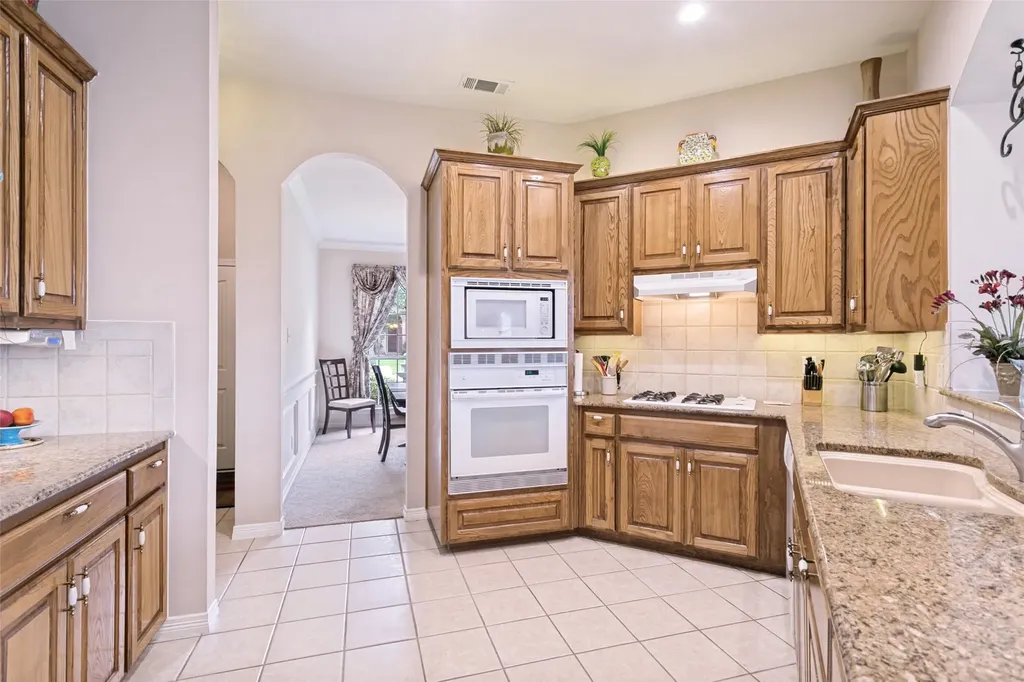 2304 Castlegate Drive Corinth TX 76210