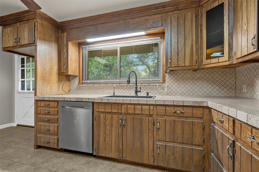 701 Arlington Drive Woodway TX 76712