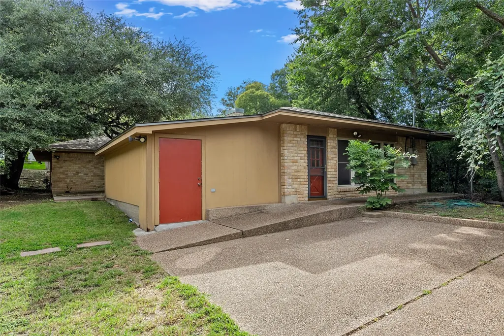 701 Arlington Drive Woodway TX 76712