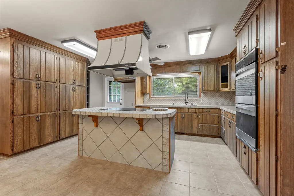 701 Arlington Drive Woodway TX 76712