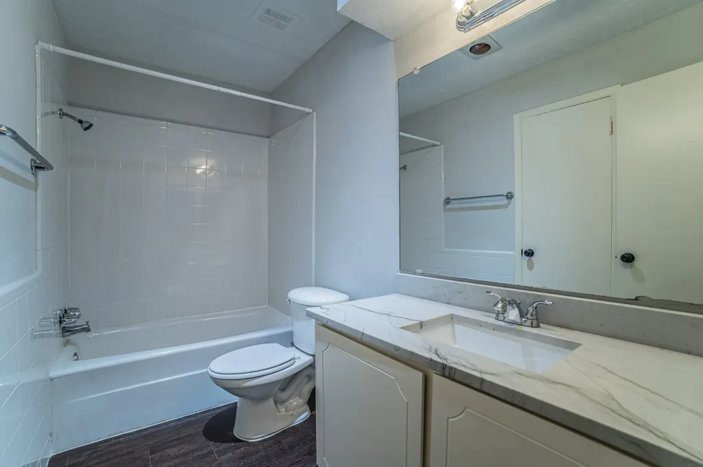 5 E Townhouse Lane Grand Prairie TX 75052