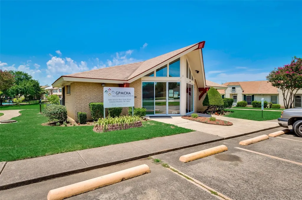 5 E Townhouse Lane Grand Prairie TX 75052