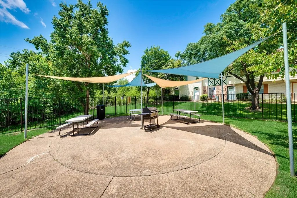 5 E Townhouse Lane Grand Prairie TX 75052