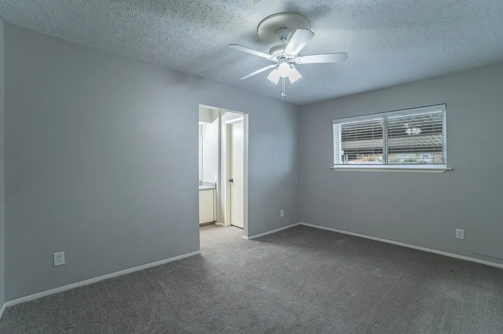 5 E Townhouse Lane Grand Prairie TX 75052