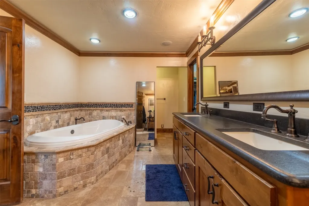 1811 Wallace Avenue Paducah TX 79248