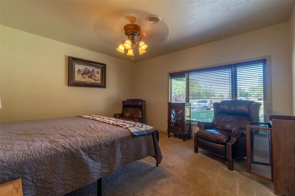 1811 Wallace Avenue Paducah TX 79248