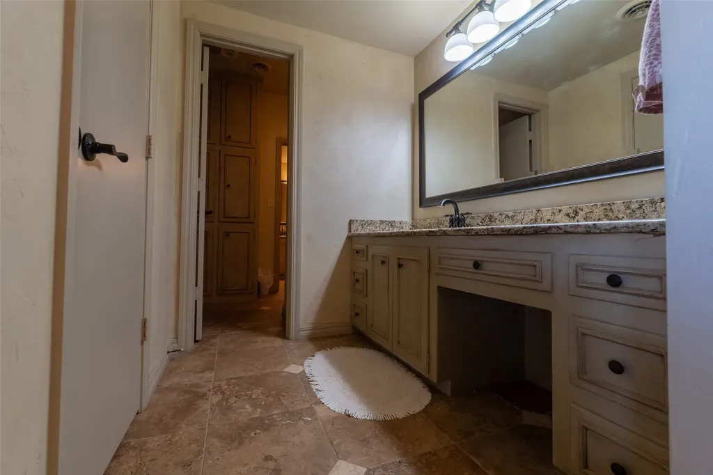 1811 Wallace Avenue Paducah TX 79248