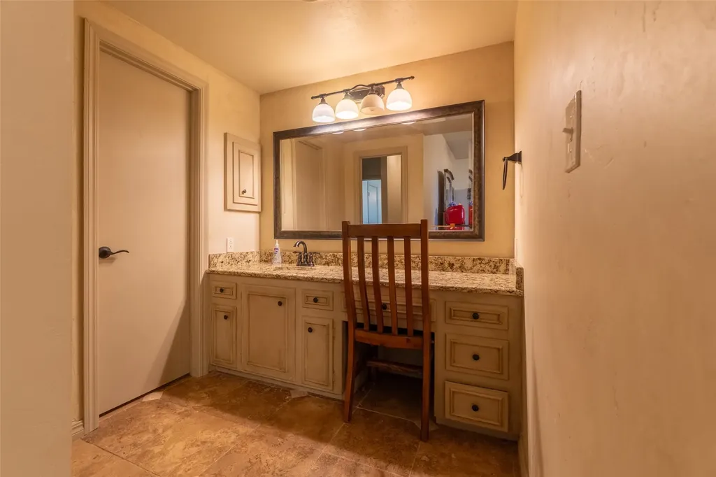 1811 Wallace Avenue Paducah TX 79248