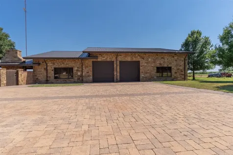 1811 Wallace Avenue Paducah TX 79248