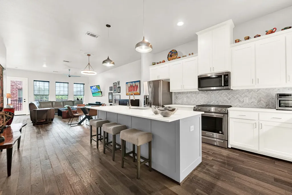 5015 Meridian Lane Addison TX 75001