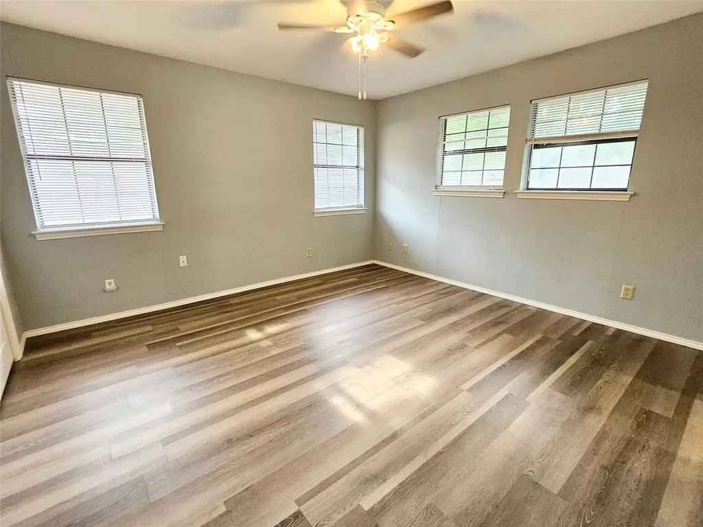 1124 Kathy Lane Lewisville TX 75067