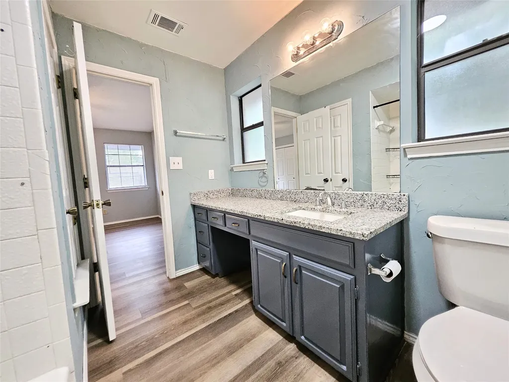 1124 Kathy Lane Lewisville TX 75067
