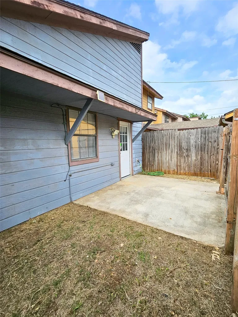 1124 Kathy Lane Lewisville TX 75067