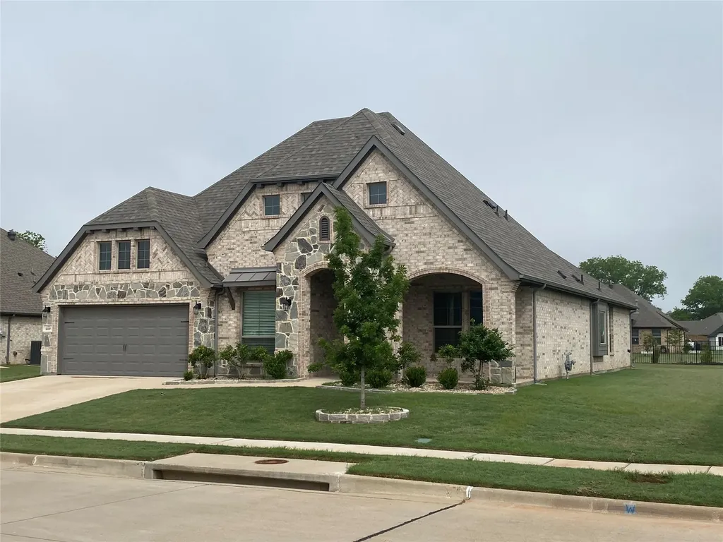209 Johnson Street Granbury TX 76048