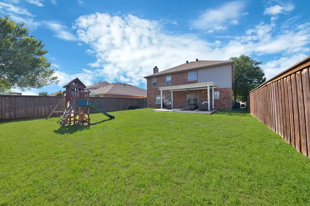 2827 Grandview Drive Grand Prairie TX 75052