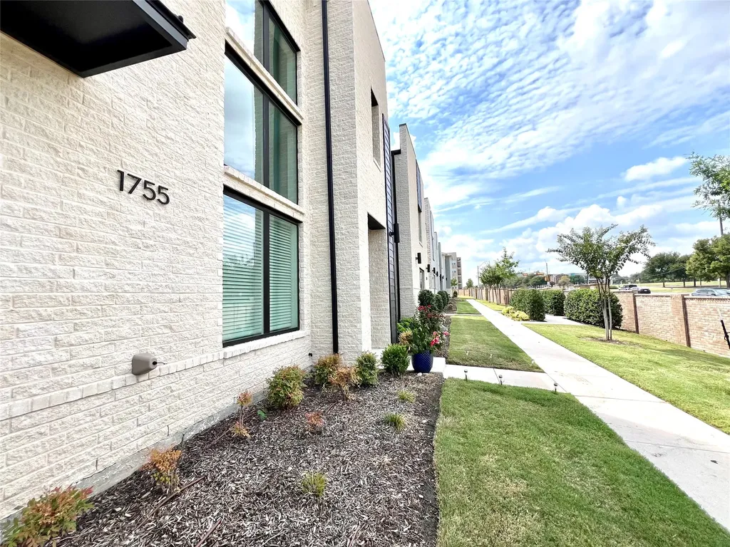 1755 Montgomery Drive Plano TX 75075