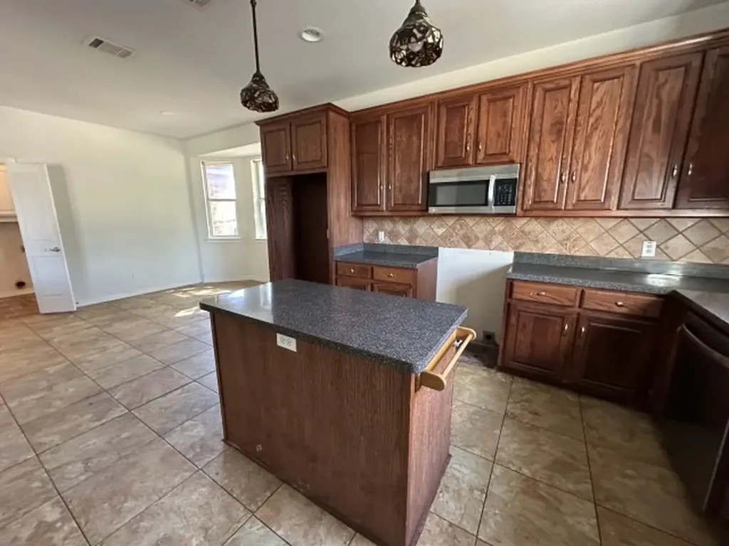 104 Dovehill Circle Red Oak TX 75154