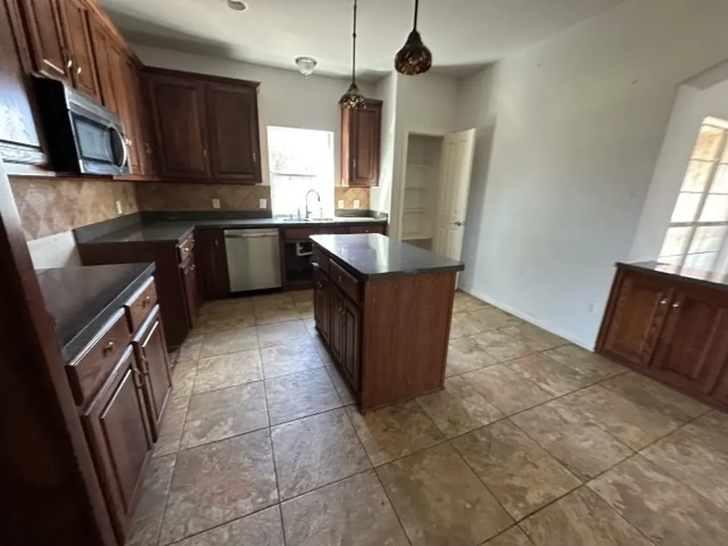 104 Dovehill Circle Red Oak TX 75154