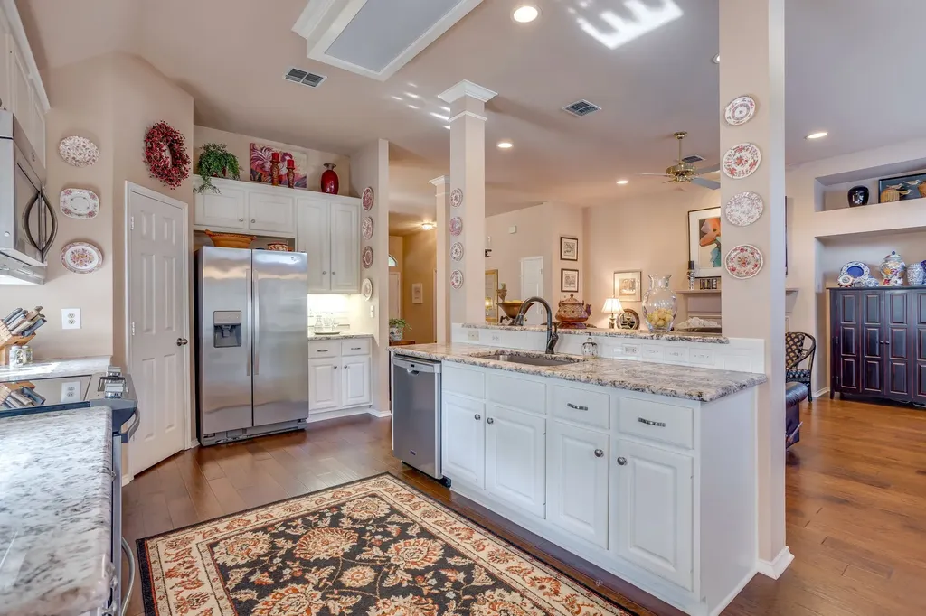 6904 Spring Valley Way Fort Worth TX 76132