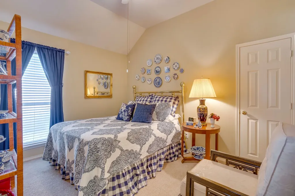 6904 Spring Valley Way Fort Worth TX 76132