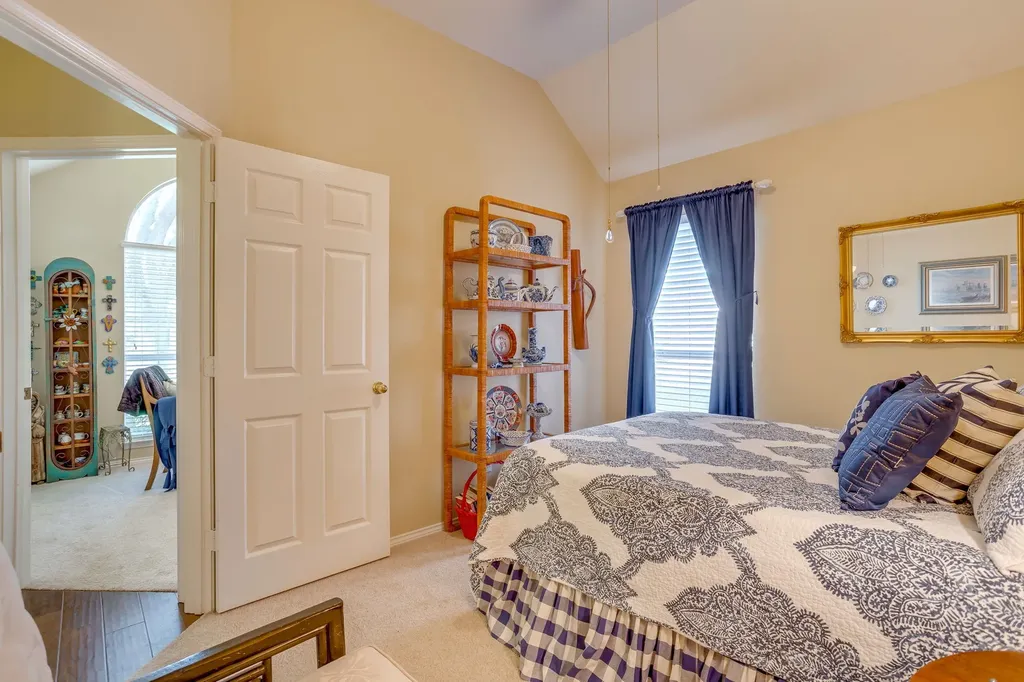6904 Spring Valley Way Fort Worth TX 76132