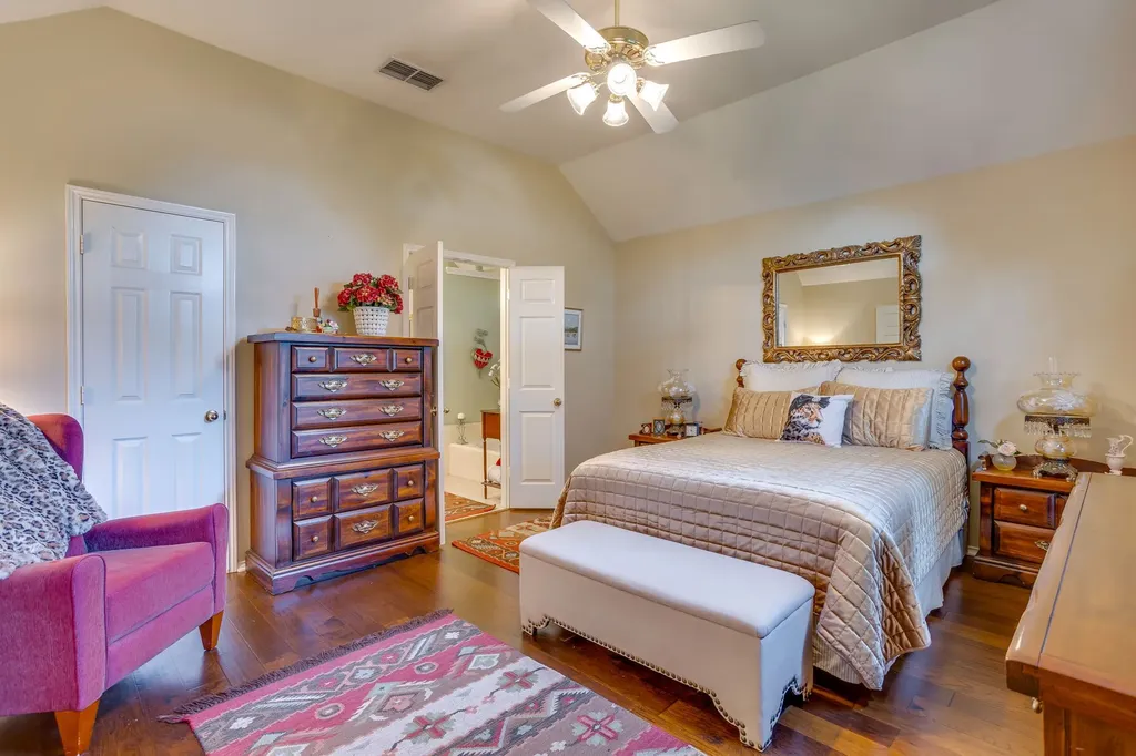 6904 Spring Valley Way Fort Worth TX 76132