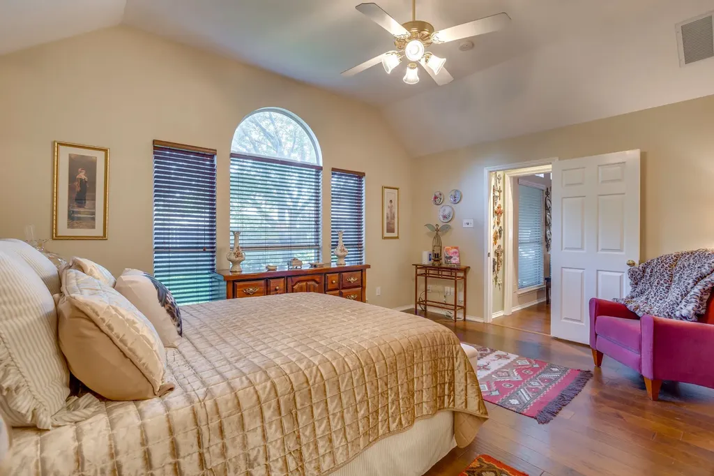 6904 Spring Valley Way Fort Worth TX 76132