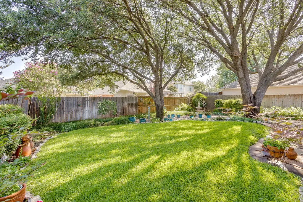 6904 Spring Valley Way Fort Worth TX 76132
