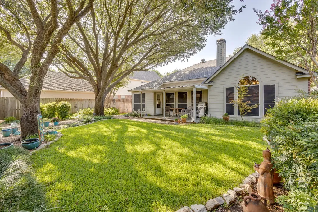 6904 Spring Valley Way Fort Worth TX 76132