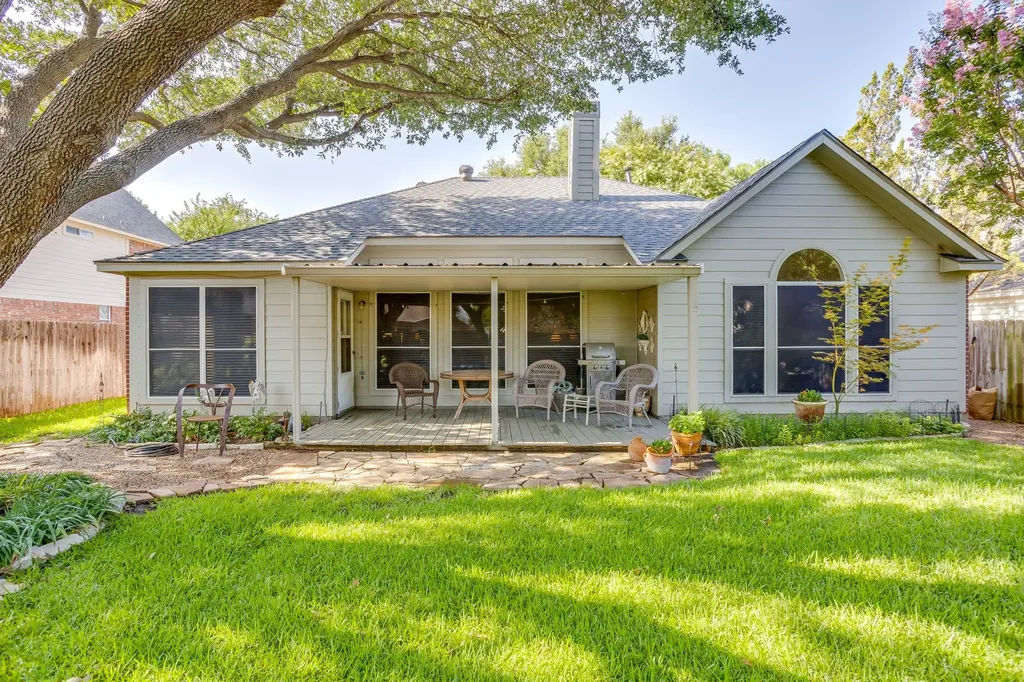 6904 Spring Valley Way Fort Worth TX 76132