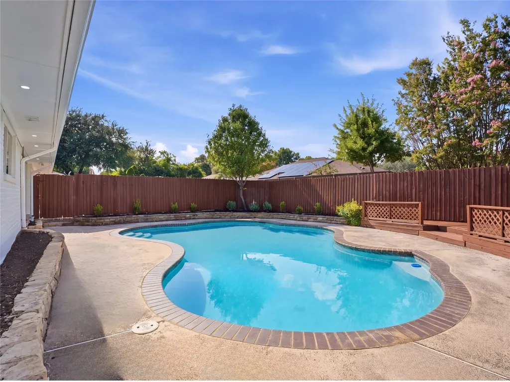 2369 Claridge Circle Plano TX 75075