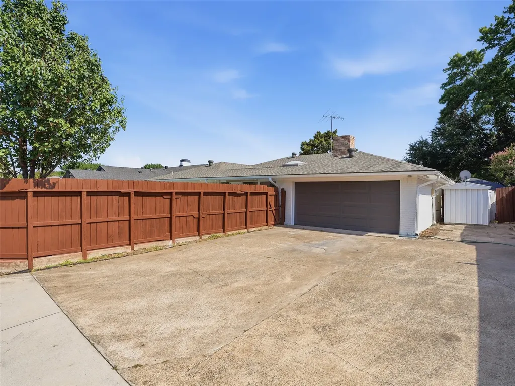 2369 Claridge Circle Plano TX 75075