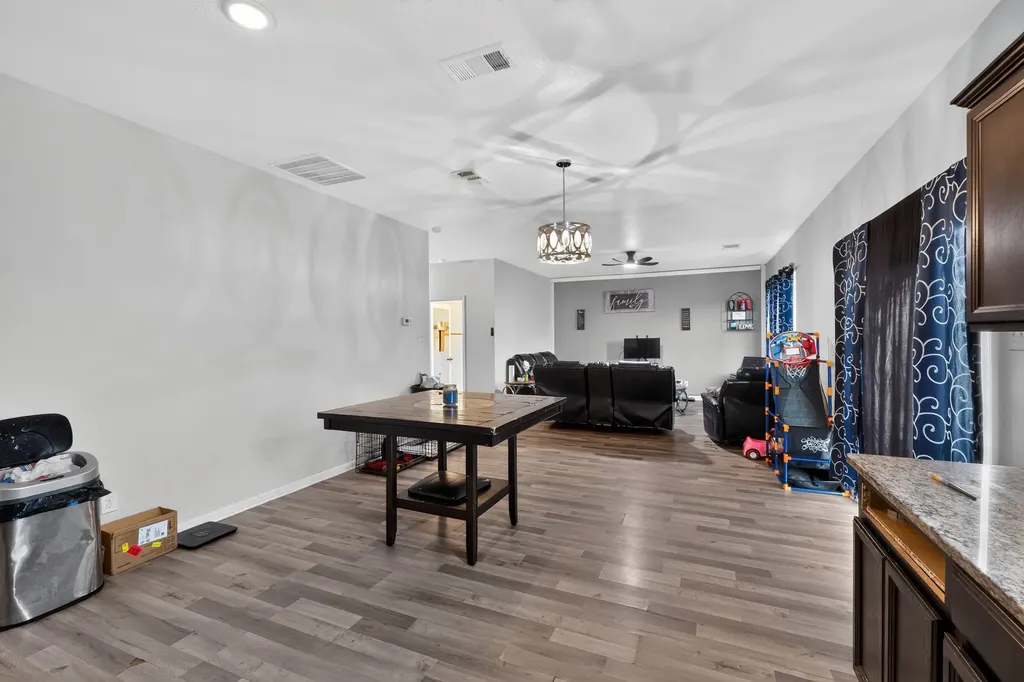 432 Glen Meadow Drive Glenn Heights TX 75154