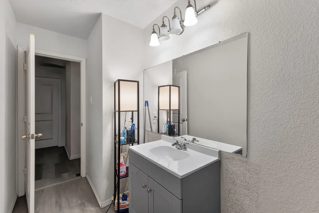 432 Glen Meadow Drive Glenn Heights TX 75154