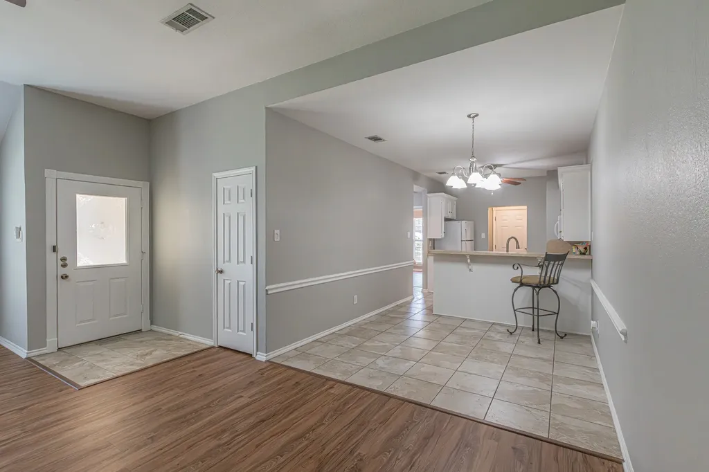 9265 Meandering Drive North Richland Hills TX 76182