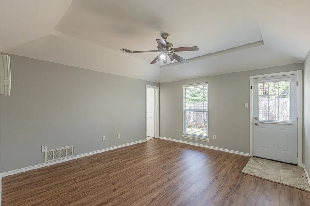 9265 Meandering Drive North Richland Hills TX 76182