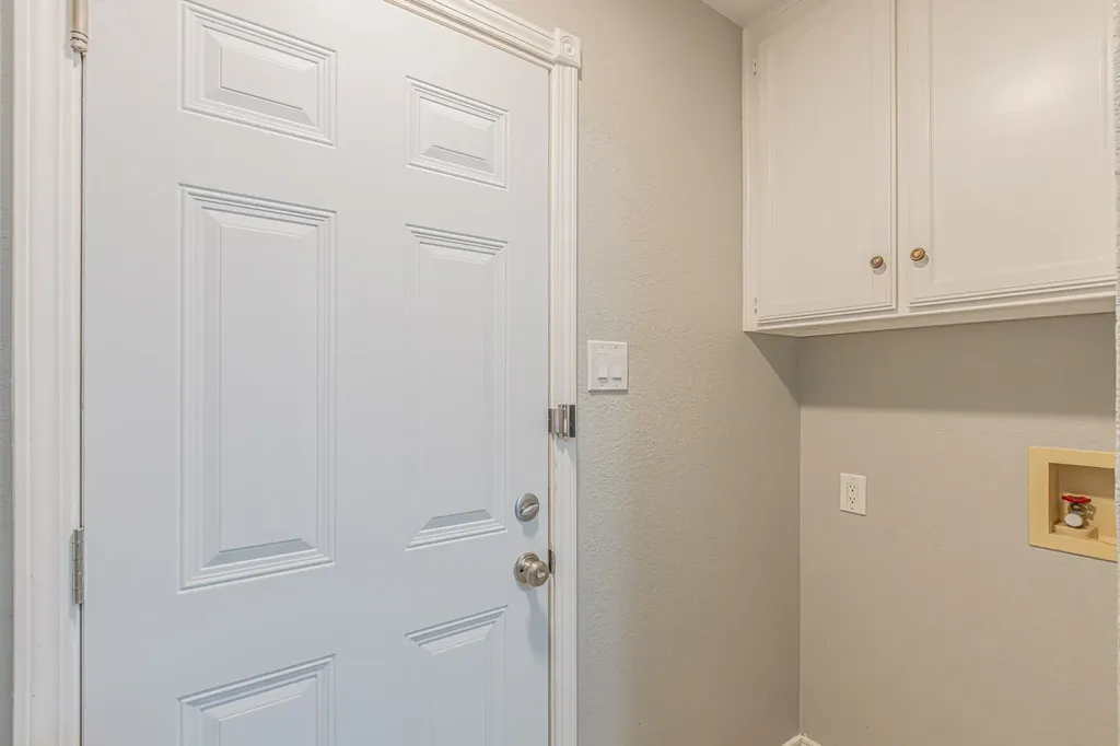 9265 Meandering Drive North Richland Hills TX 76182