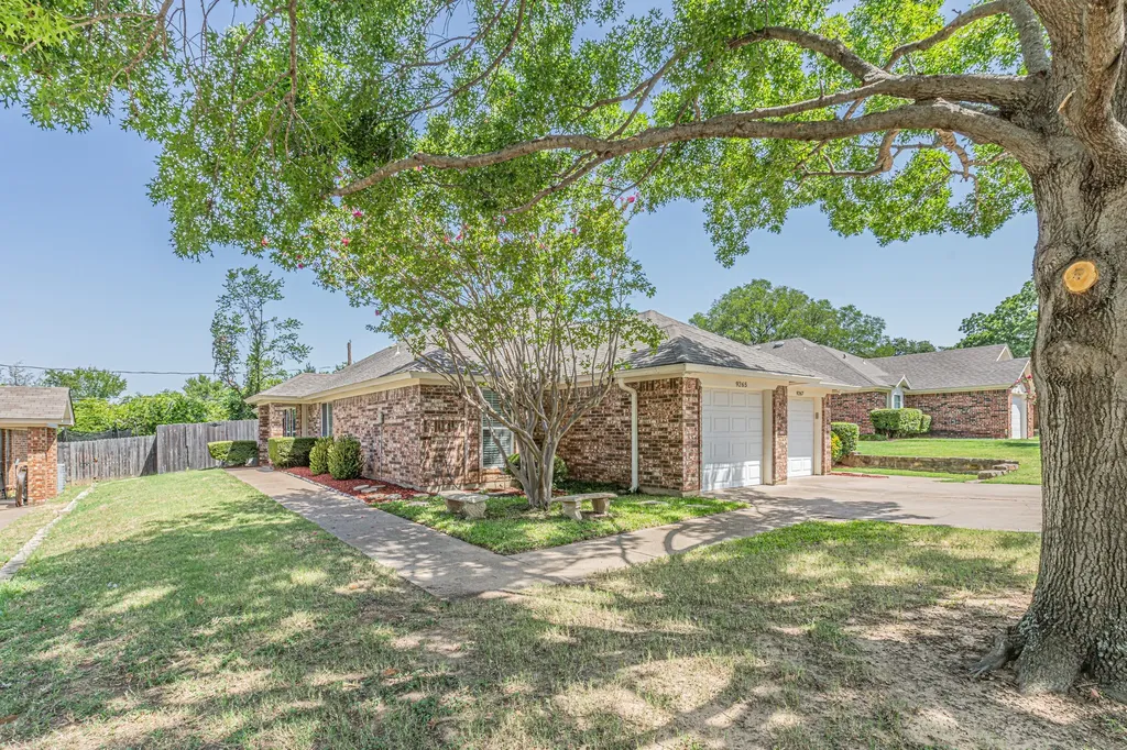 9265 Meandering Drive North Richland Hills TX 76182