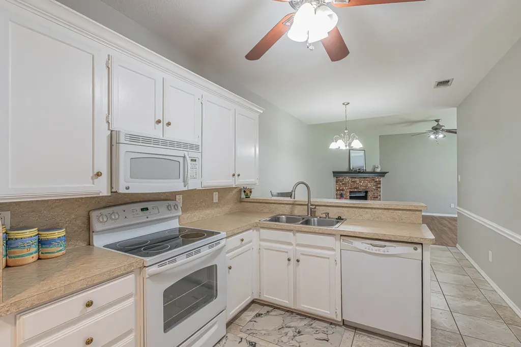 9265 Meandering Drive North Richland Hills TX 76182