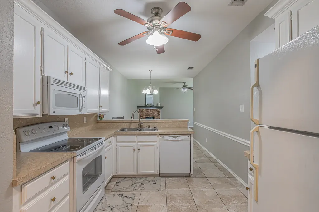 9265 Meandering Drive North Richland Hills TX 76182